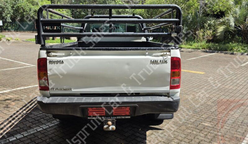 
								Toyota Hilux 3.0 D-4D full									