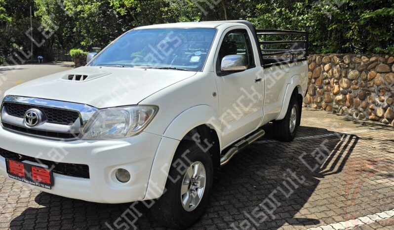 
								Toyota Hilux 3.0 D-4D full									