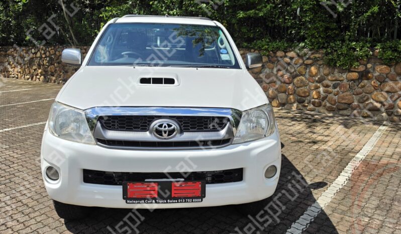 
								Toyota Hilux 3.0 D-4D full									