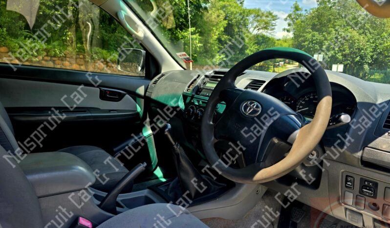 
								Toyota Hilux 2.5 D-4.D full									