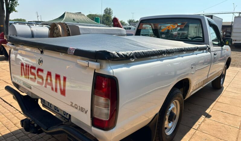 
								Nissan NP300 full									