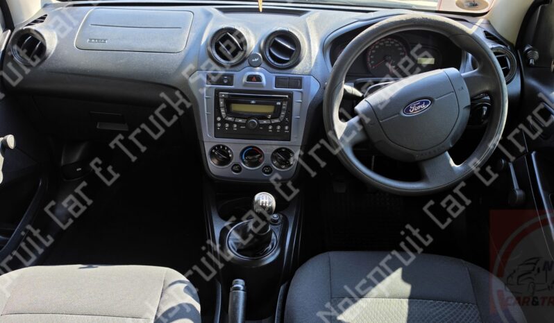 
								Ford Figo full									