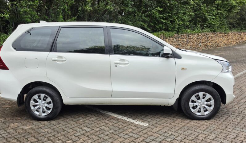 
								Toyota Avanza 1.5 full									
