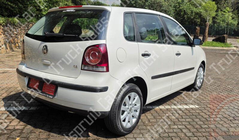 
								Volkswagen Polo 1.6 full									