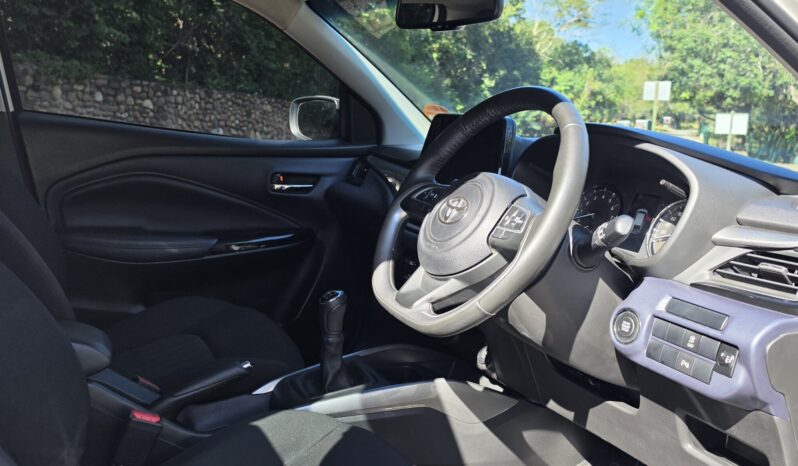 
								Toyota Starlet Xr full									