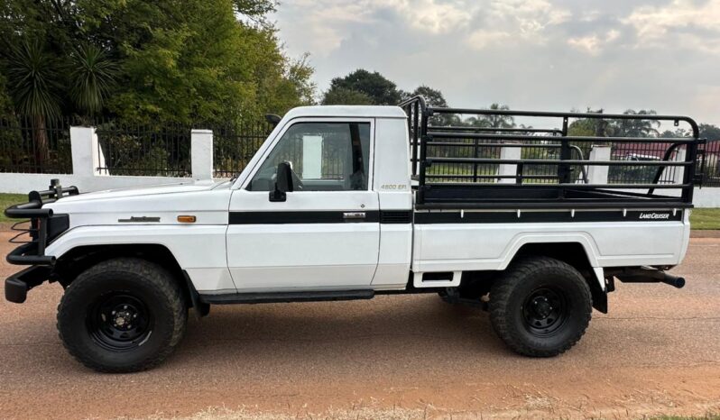 
								Toyota Land Cruiser full									