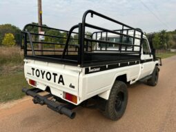 
										Toyota Land Cruiser full									