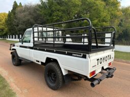 
										Toyota Land Cruiser full									
