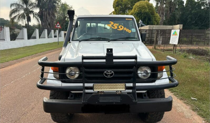 
								Toyota Land Cruiser full									