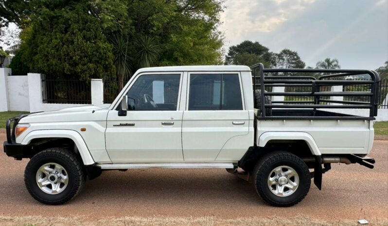 
								Toyota Land Cruiser 4.5 D V8 4×4 full									