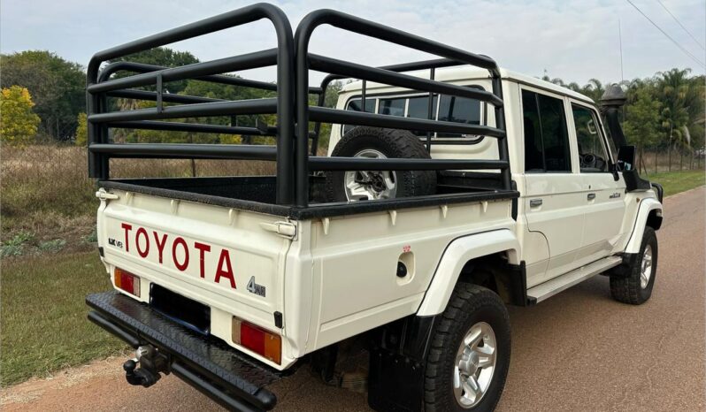 
								Toyota Land Cruiser 4.5 D V8 4×4 full									