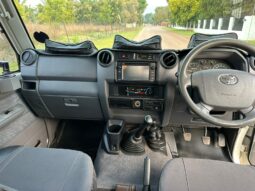 
										Toyota Land Cruiser 4.5 D V8 4×4 full									