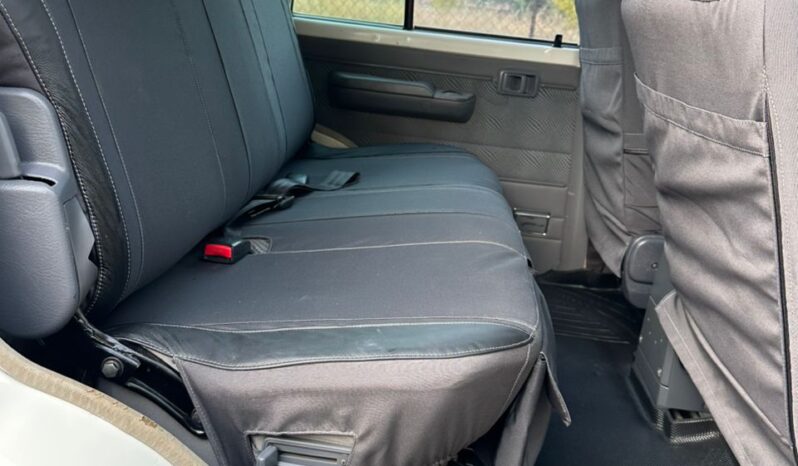 
								Toyota Land Cruiser 4.5 D V8 4×4 full									