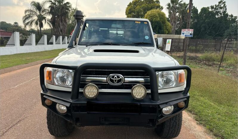 
								Toyota Land Cruiser 4.5 D V8 4×4 full									