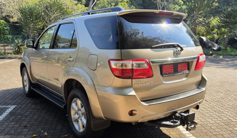
								2011 Toyota Fortuner 3.0 D-4D full									