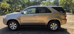 
										2011 Toyota Fortuner 3.0 D-4D full									