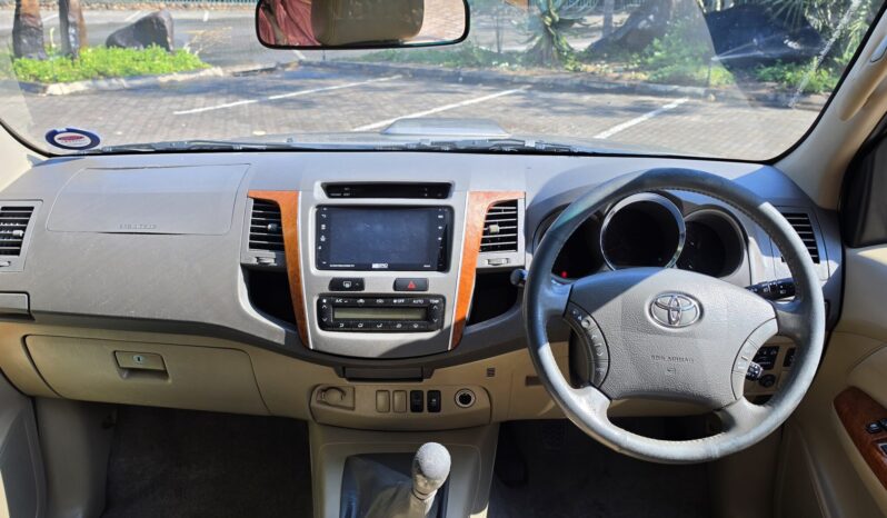 
								2011 Toyota Fortuner 3.0 D-4D full									