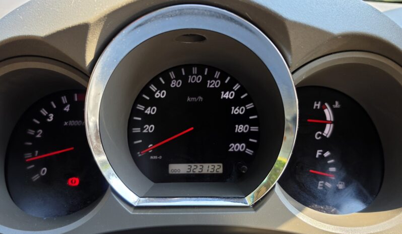
								2011 Toyota Fortuner 3.0 D-4D full									