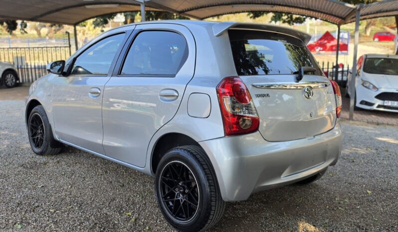 
								2014 Toyota Etios 1.5 Xs Sprint full									